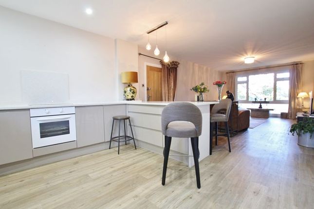 Flat for sale in Elmsley Court, Mossley Hill, Liverpool