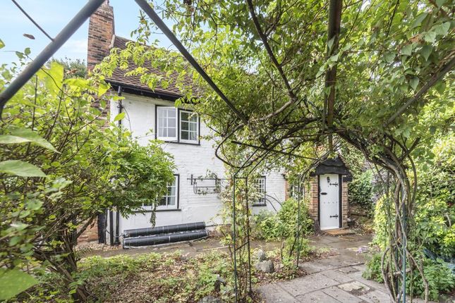 Thumbnail Cottage for sale in Hurley Village, Between Henley And Marlow