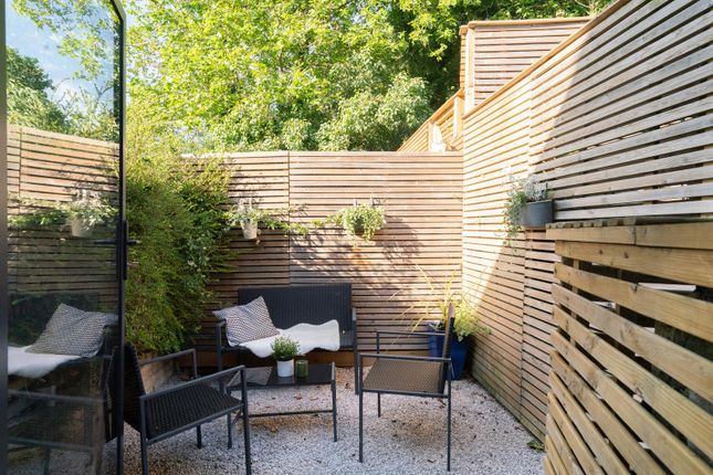 40a, Hill House Road, London photo 3