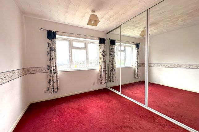 Flat for sale in Weaving Gardens, Cannock Town Centre, Cannock