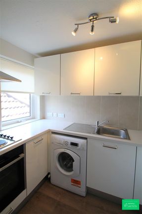 Stokes Court, 24, Stokes Court, London photo 3