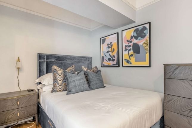 Flat 1, Pelham Court, 145 Fulham Road, London photo 3
