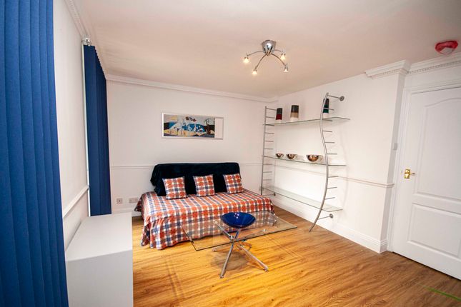Studio to rent in Clarence Mews, London