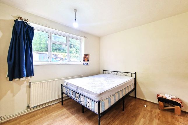 2-bed flat on Roe Green, London, £330,000