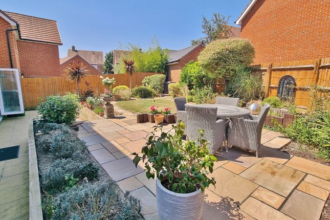 43, Skylark Avenue, Emsworth photo 2