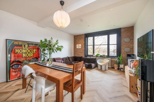 Flat for sale in Belsize Park Gardens, London