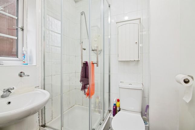 6, Sandringham Court, Birmingham photo 4