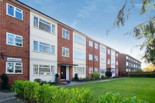 Thumbnail Flat for sale in Hatch End, Middlesex