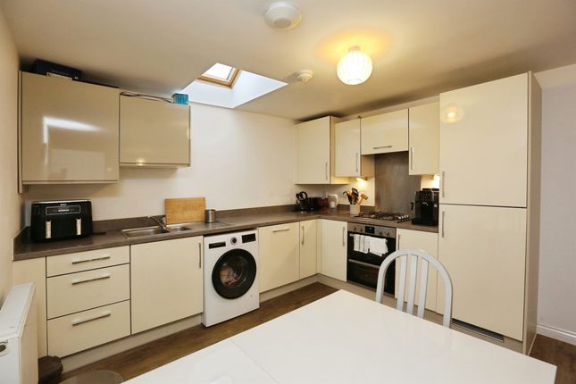 21, Bowers Drive, Southampton photo 2