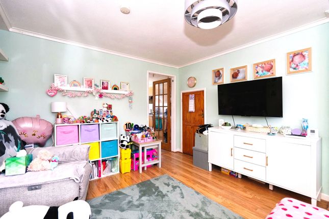 10, Shadwells Road, Lancing photo 4
