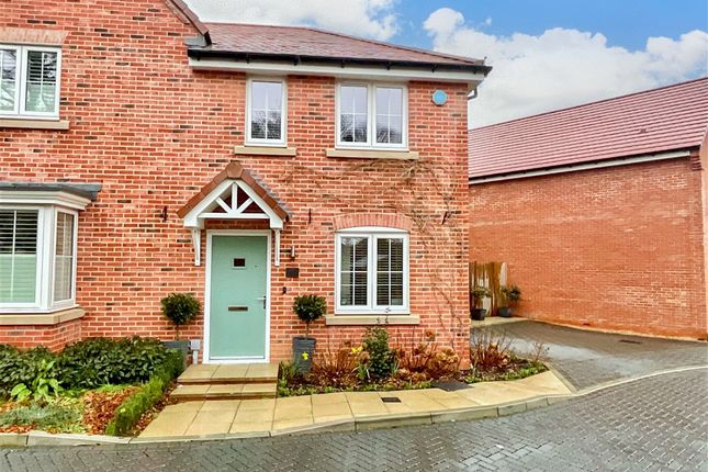 Baggarley Close, Chichester photo 3