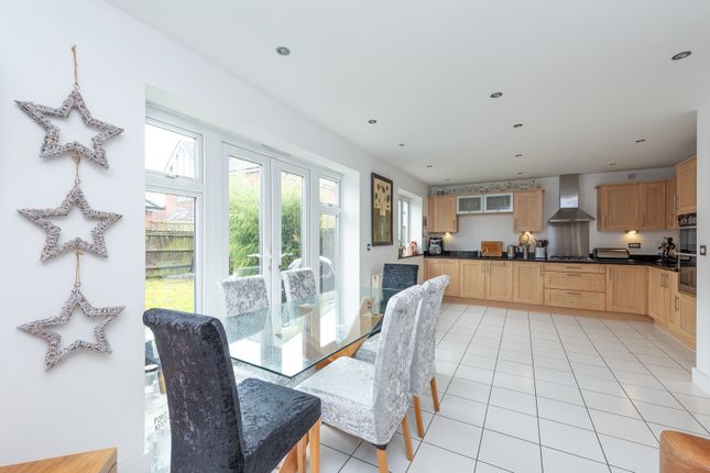 33, Yew Tree Avenue, Chester photo 2