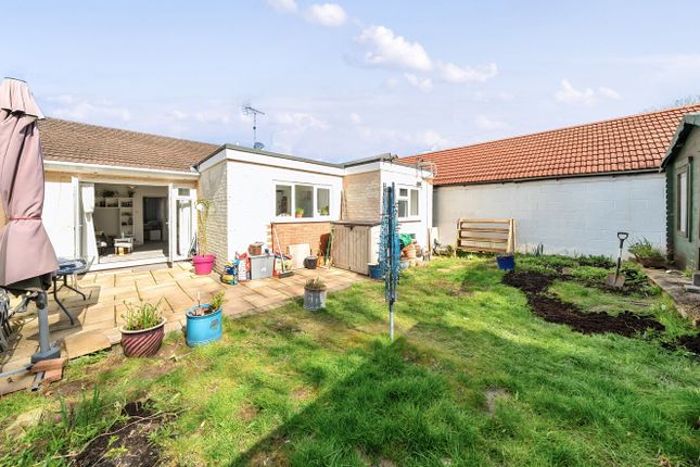 Bungalow for sale in Orchard Close, Houghton Regis, Dunstable, Bedfordshire