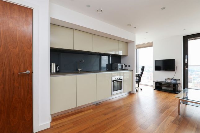 Apt 302, City Lofts St. Pauls, Sheffield photo 4
