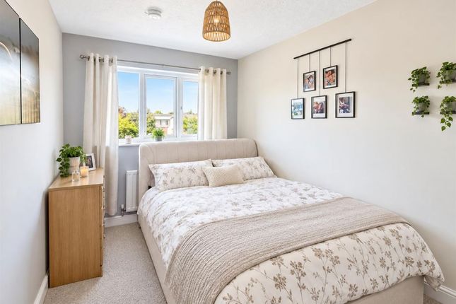 Flat 67, St. Matthews Court, King Street, Gosport photo 4