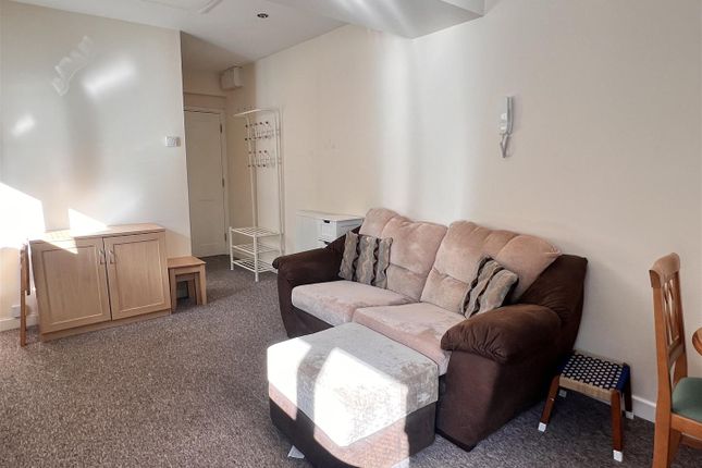 Flat C, 149, County Road, Swindon photo 3