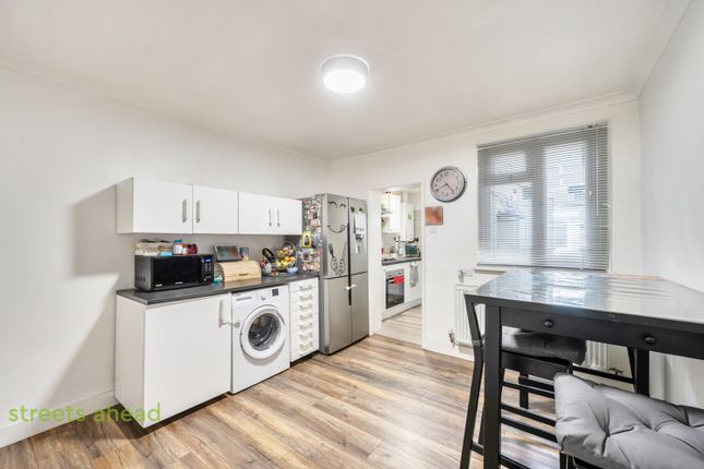 134, Clifton Road, London photo 3
