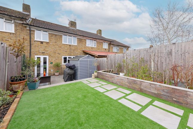 Property for sale in Stroud Crescent, London