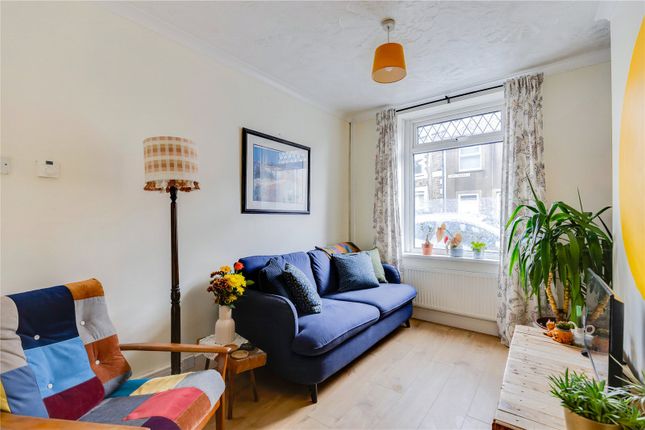 3, Railway Crescent, Cardiff photo 3