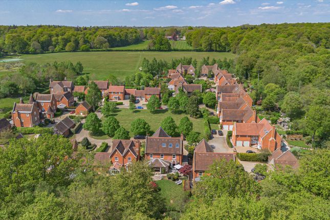 14, Hazel Grove, Henley-on-Thames photo 4