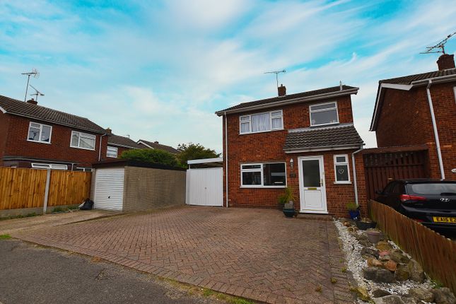 Thumbnail Detached house for sale in Reymead Close, West Mersea, Colchester