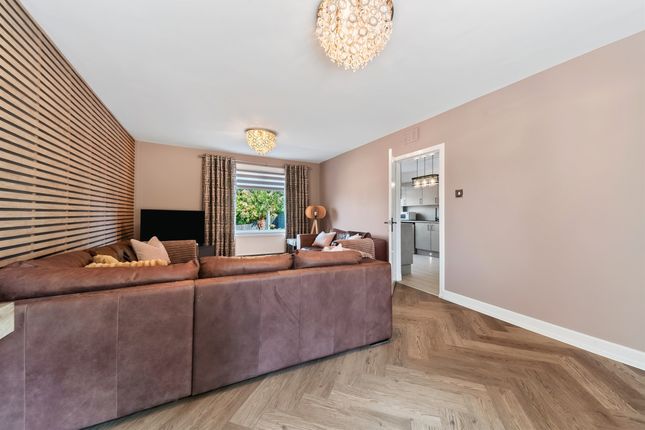 33, Cairns Avenue, Glasgow photo 3