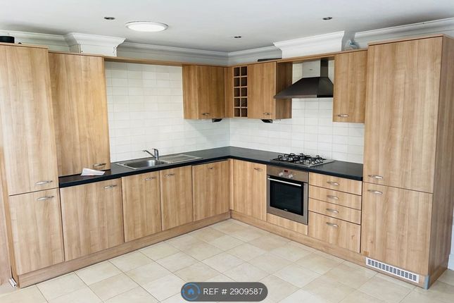 Broomfield, London Road, Binfield photo 4