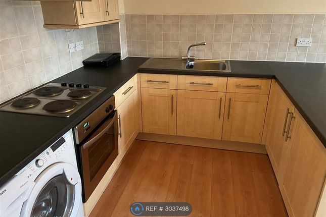 Apartment, Water Royd Lane, Mirfield photo 3