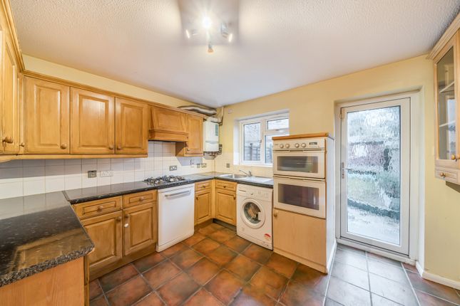 13, Priest Park Avenue, Harrow photo 4