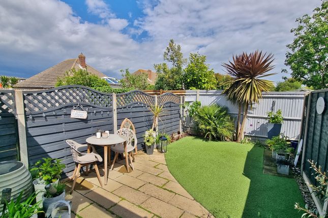 10, Pebble Close, Hayling Island photo 5