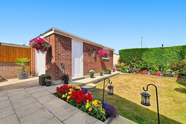 7, Coltishall Avenue, Rotherham photo 2