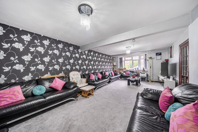 2, Tithe Farm Close, Harrow photo 3