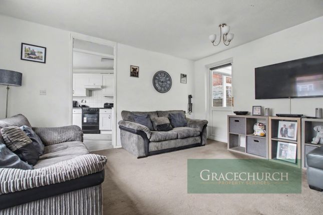 18 Newteswell Drive, Waltham Abbey photo 2