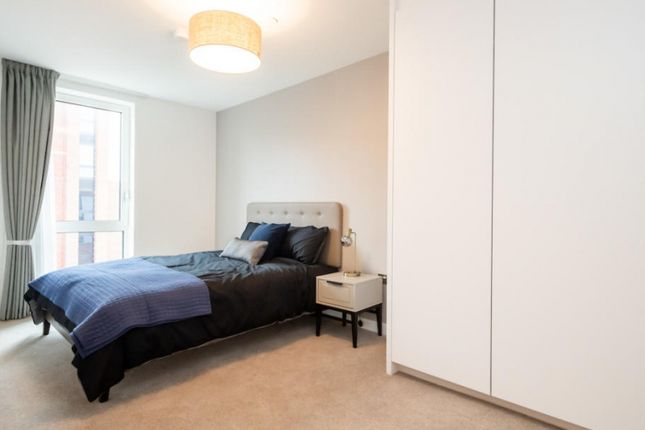 Flat to rent in Middlewood Street, Salford