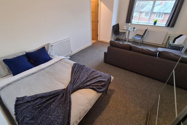 Flat 5, 14-16, Chatham Grove, Manchester photo 2
