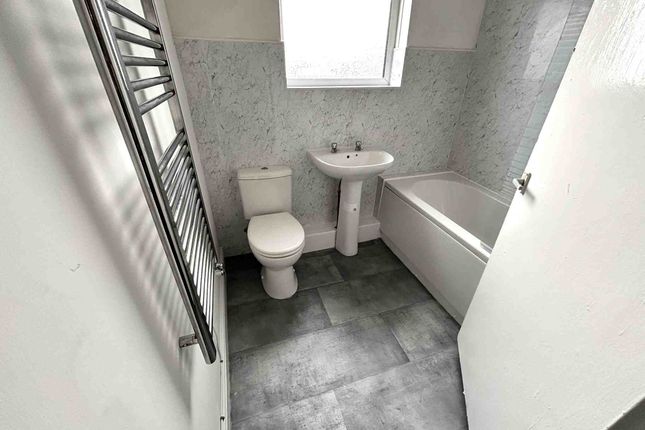 6b, West Hill Drive, Mansfield photo 5
