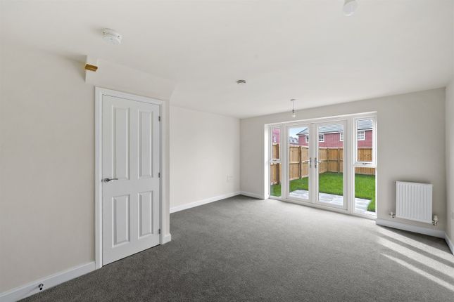 19, Uxbridge Crescent, Stoke-On-Trent photo 5