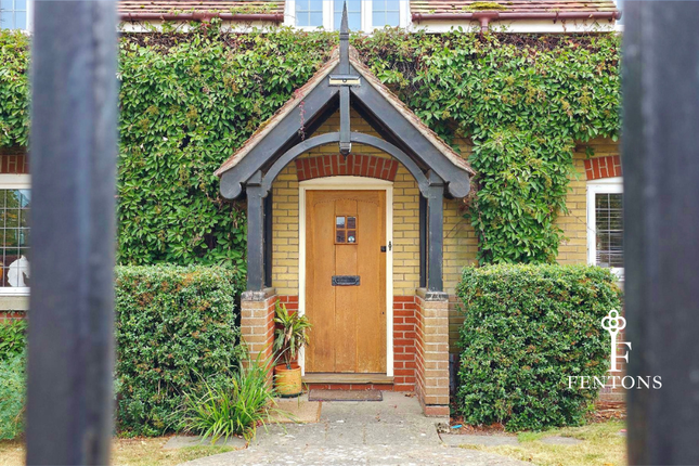Manor Cottage, Main Road, Great Holland photo 2