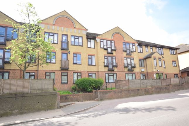 Flat to rent in London Road, Greenhithe