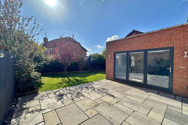 6 Aston Close, Prenton photo 2