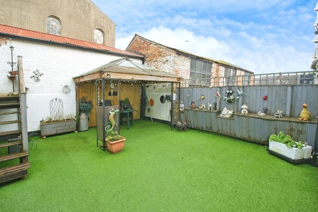 End terrace house for sale in Park Square, Newport
