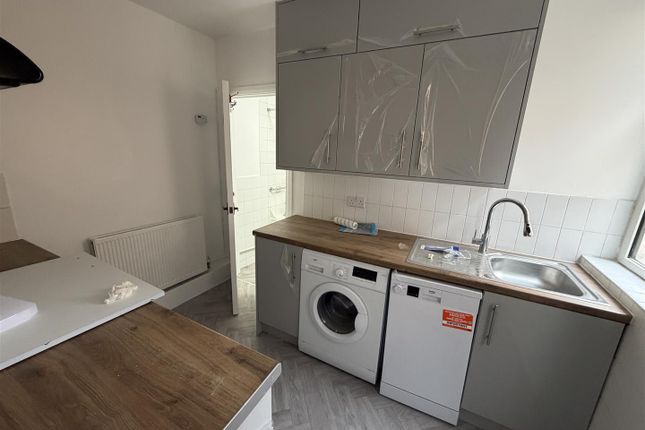 87B, Maswell Park Crescent, Hounslow photo 4