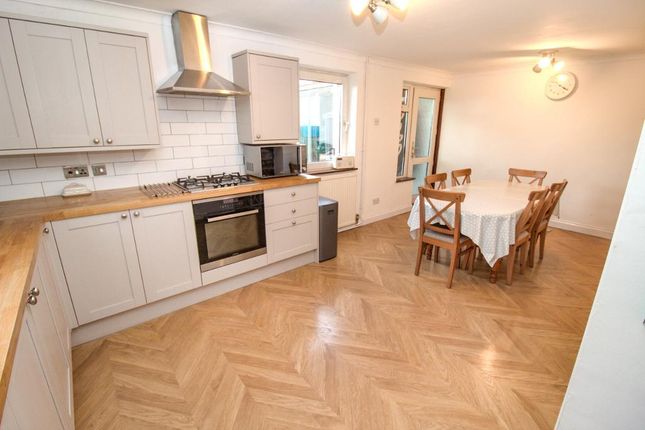 35 Lincoln Road, Market Deeping photo 4