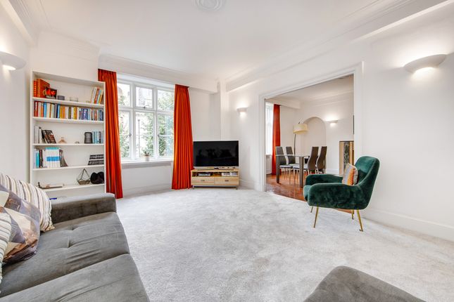 Flat for sale in Chesterfield Gardens, London