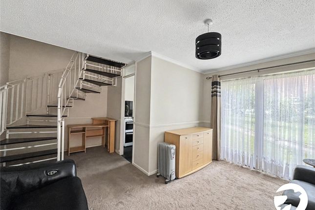 20, Yew Tree Close, Kent photo 2
