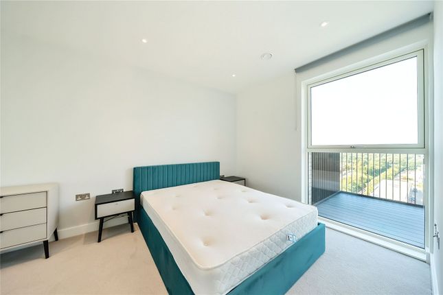 Flat 1206, Emerald House,, 23 Henley Cross, London photo 3