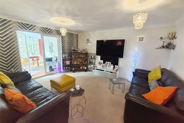 9, Betjeman Drive, Devon photo 4