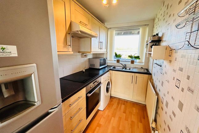 53, Nowell Court, Middleton photo 2