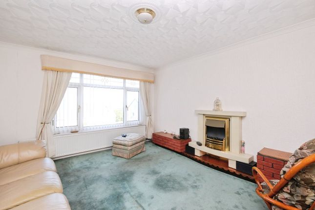 50, Brynheulog, Pontypool photo 2