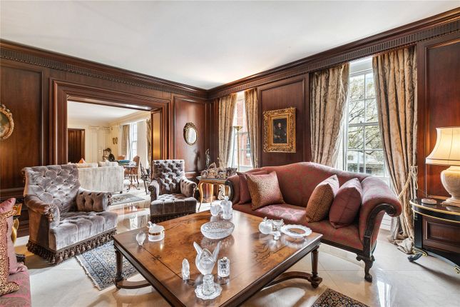 Flat for sale in Princes Gate Court, London